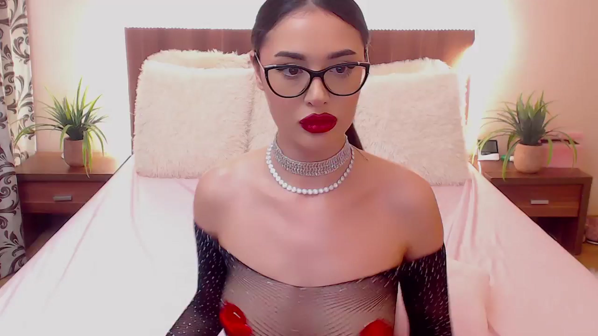 Gallery image thumbnail from DestinyFox1's myfreecams stream on, 04/12/2024, 14:04 image 1 of 20