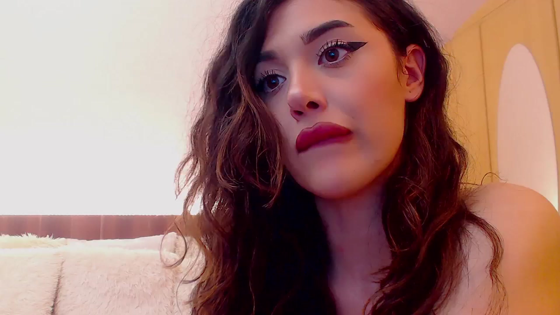Gallery image thumbnail from DestinyFox1's myfreecams stream on, 04/13/2024, 12:26 image 18 of 20