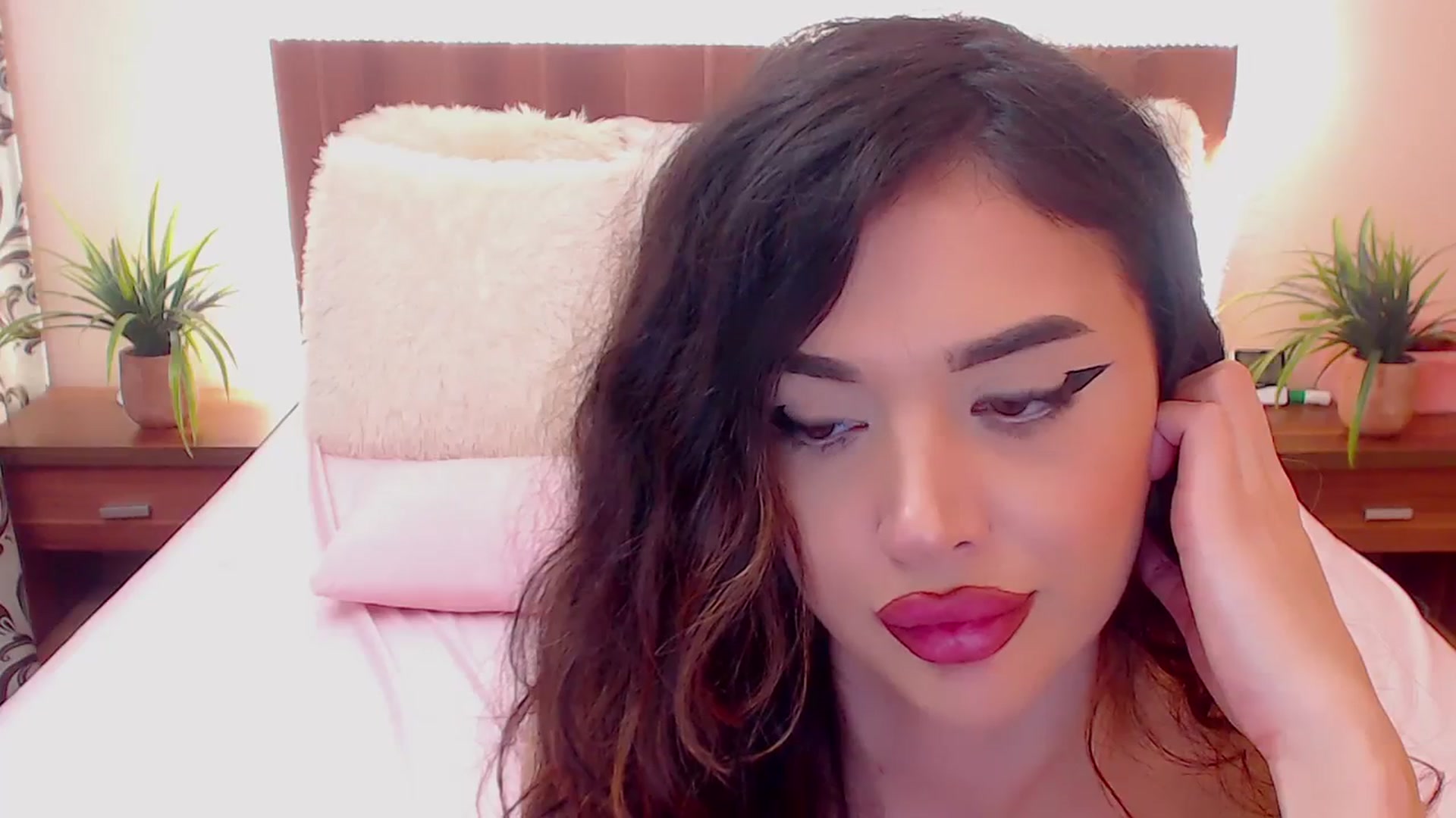 Gallery image thumbnail from DestinyFox1's myfreecams stream on, 04/13/2024, 13:26 image 2 of 20