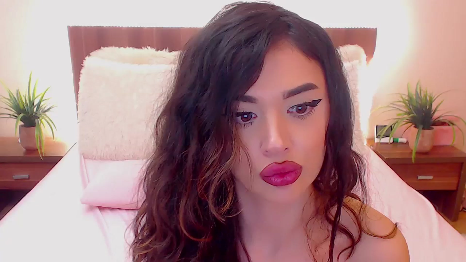 Gallery image thumbnail from DestinyFox1's myfreecams stream on, 04/13/2024, 13:26 image 4 of 20