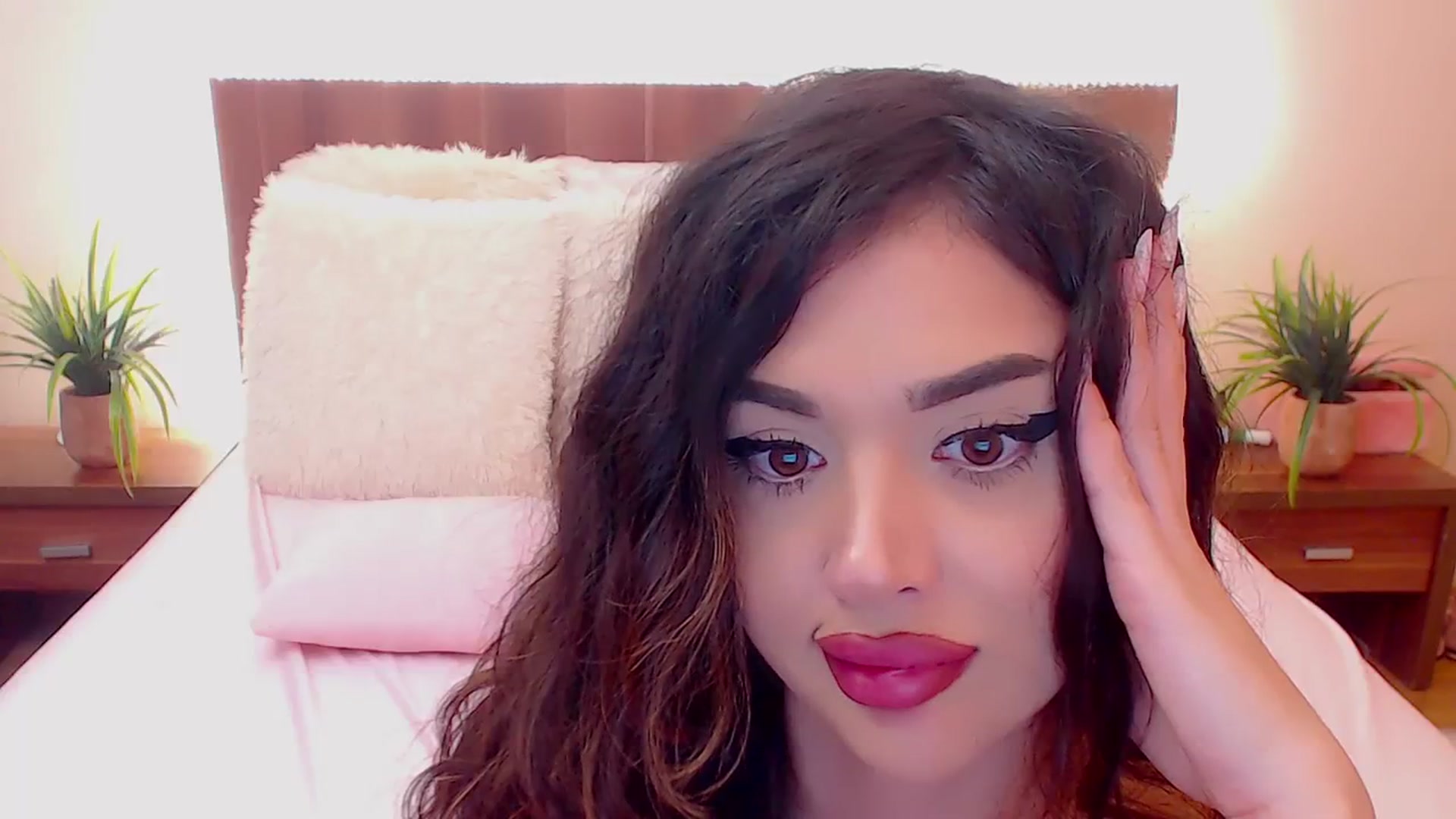 Gallery image thumbnail from DestinyFox1's myfreecams stream on, 04/13/2024, 13:26 image 7 of 20