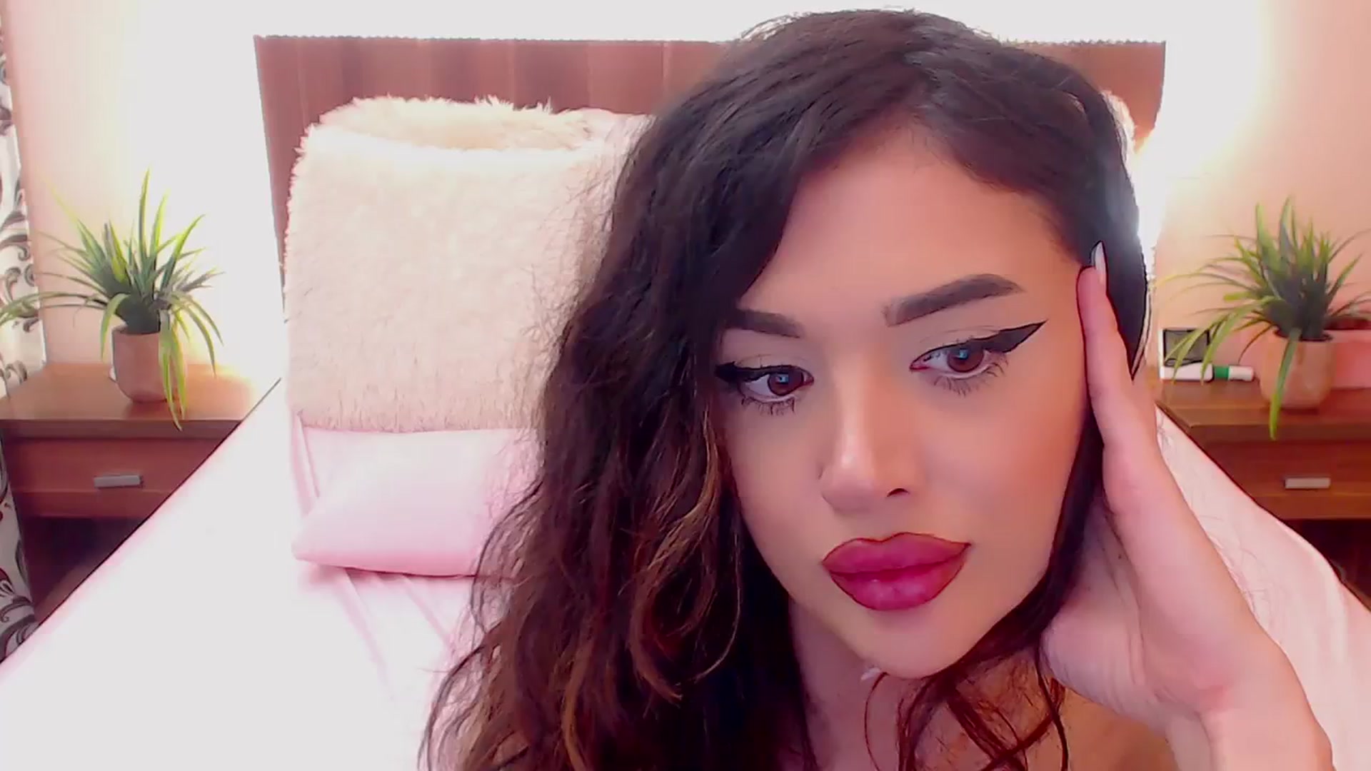 Gallery image thumbnail from DestinyFox1's myfreecams stream on, 04/13/2024, 13:26 image 1 of 20