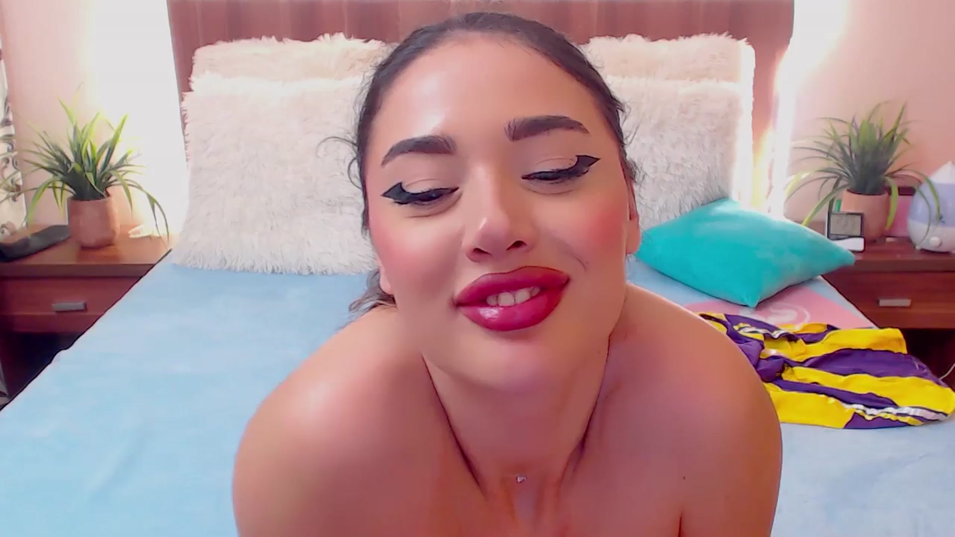 Gallery image thumbnail from DestinyFox1's myfreecams stream on, 05/11/2024, 09:10 image 18 of 20