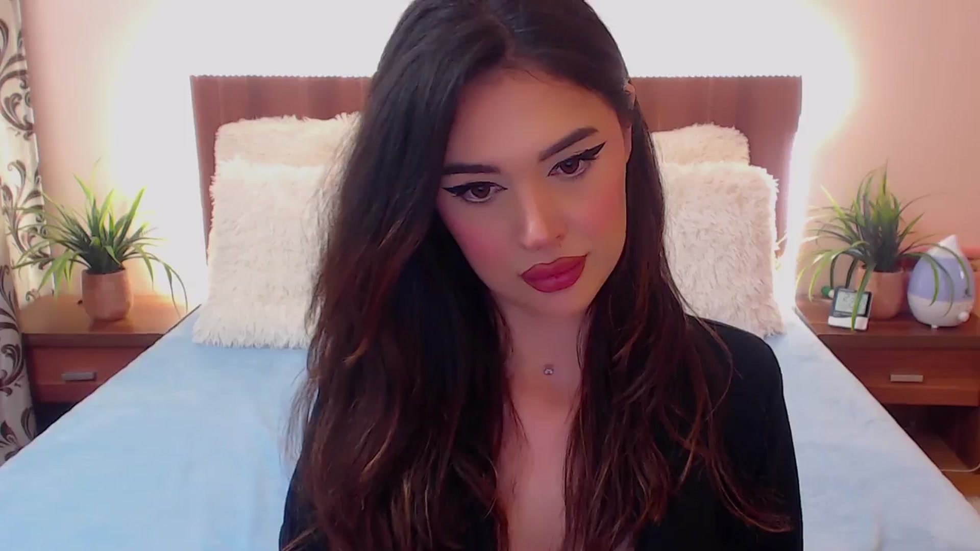 Gallery image thumbnail from DestinyFox1's myfreecams stream on, 05/13/2024, 09:03 image 8 of 20