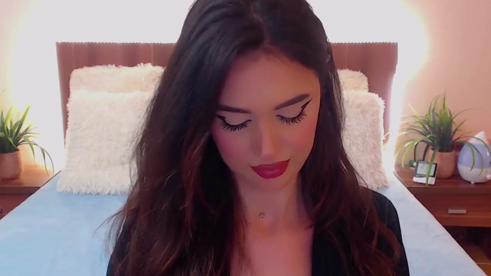 Gallery image thumbnail from DestinyFox1's myfreecams stream on, 05/13/2024, 09:03 image 10 of 20