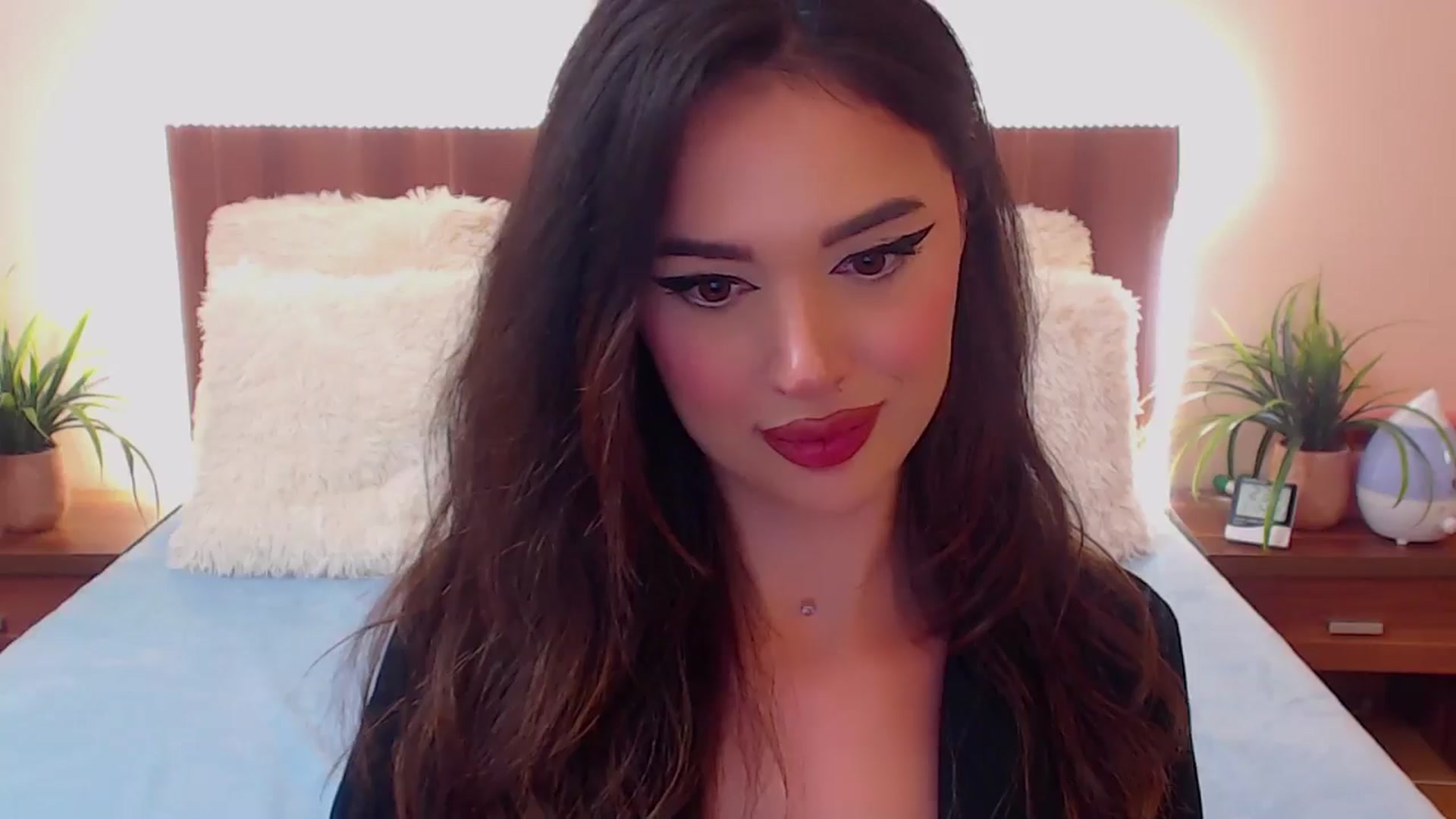 Gallery image thumbnail from DestinyFox1's myfreecams stream on, 05/13/2024, 09:03 image 12 of 20