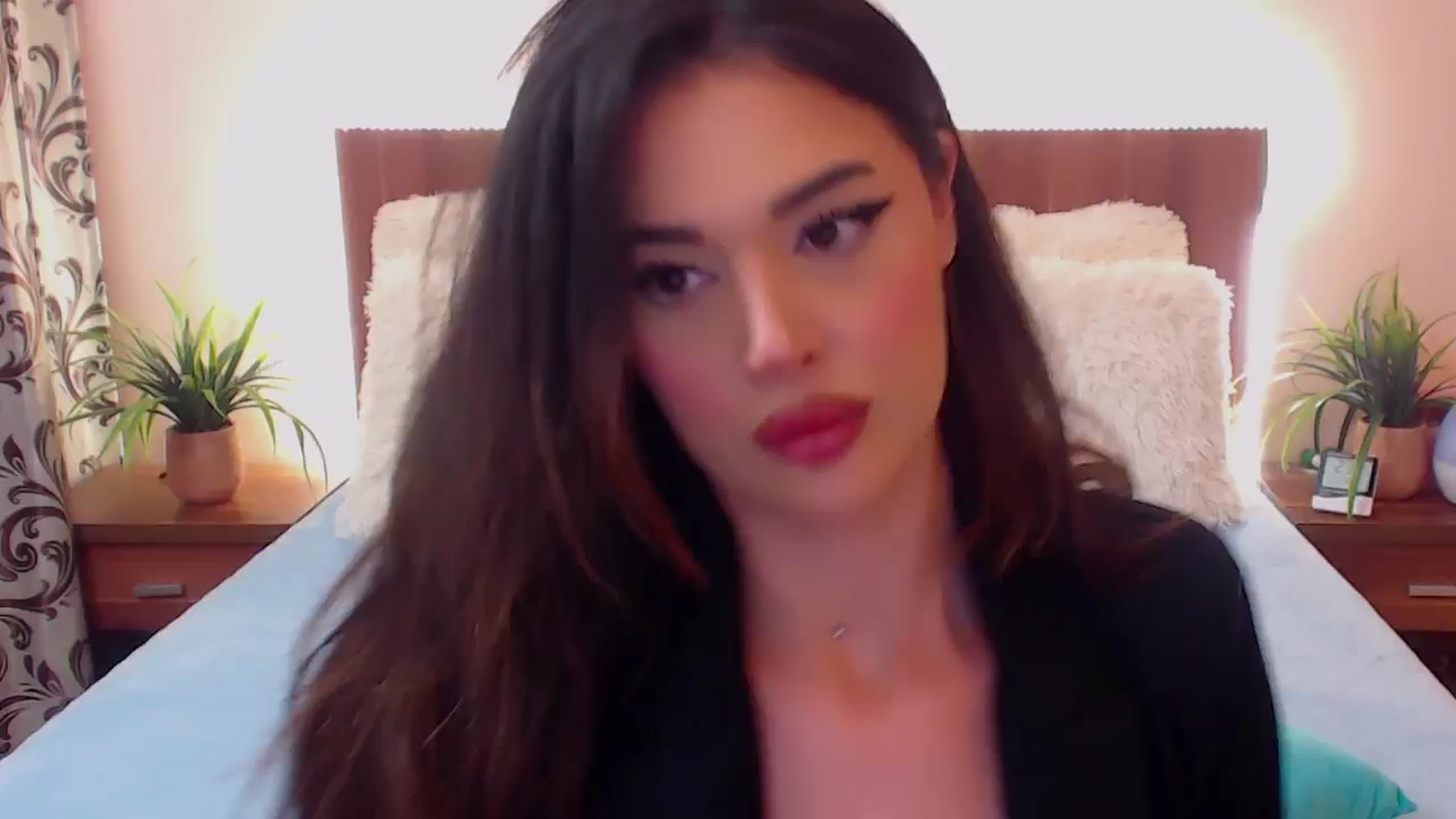 Gallery image thumbnail from DestinyFox1's myfreecams stream on, 05/13/2024, 09:03 image 1 of 20