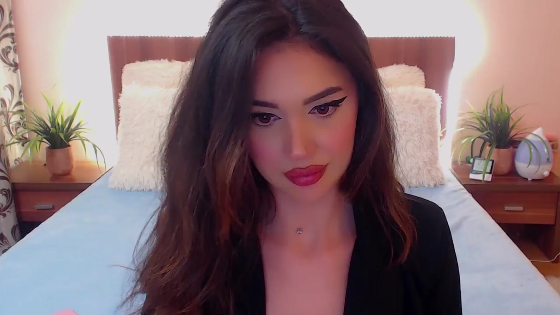 Gallery image thumbnail from DestinyFox1's myfreecams stream on, 05/13/2024, 09:42 image 4 of 20