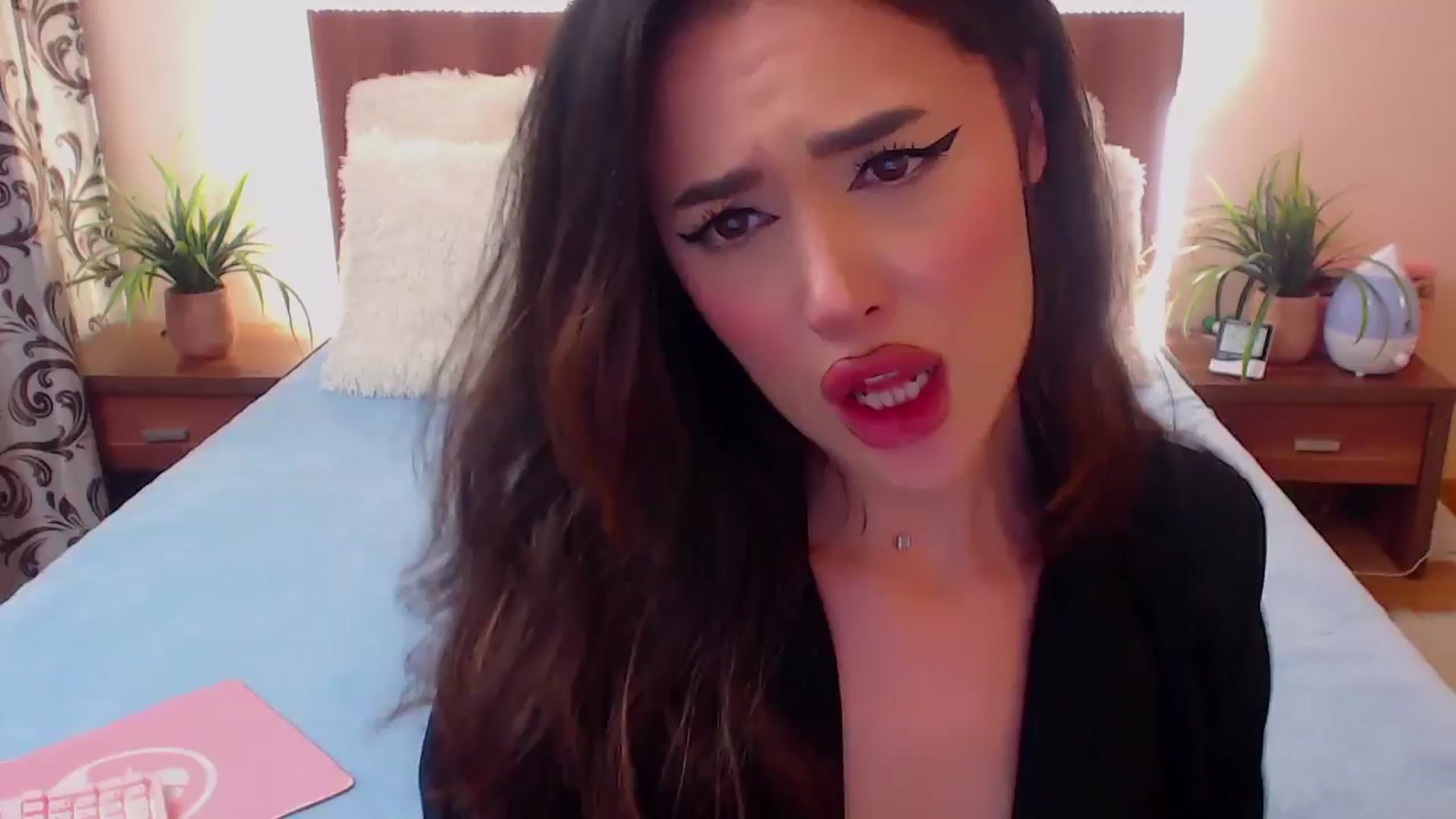 Gallery image thumbnail from DestinyFox1's myfreecams stream on, 05/13/2024, 09:42 image 5 of 20