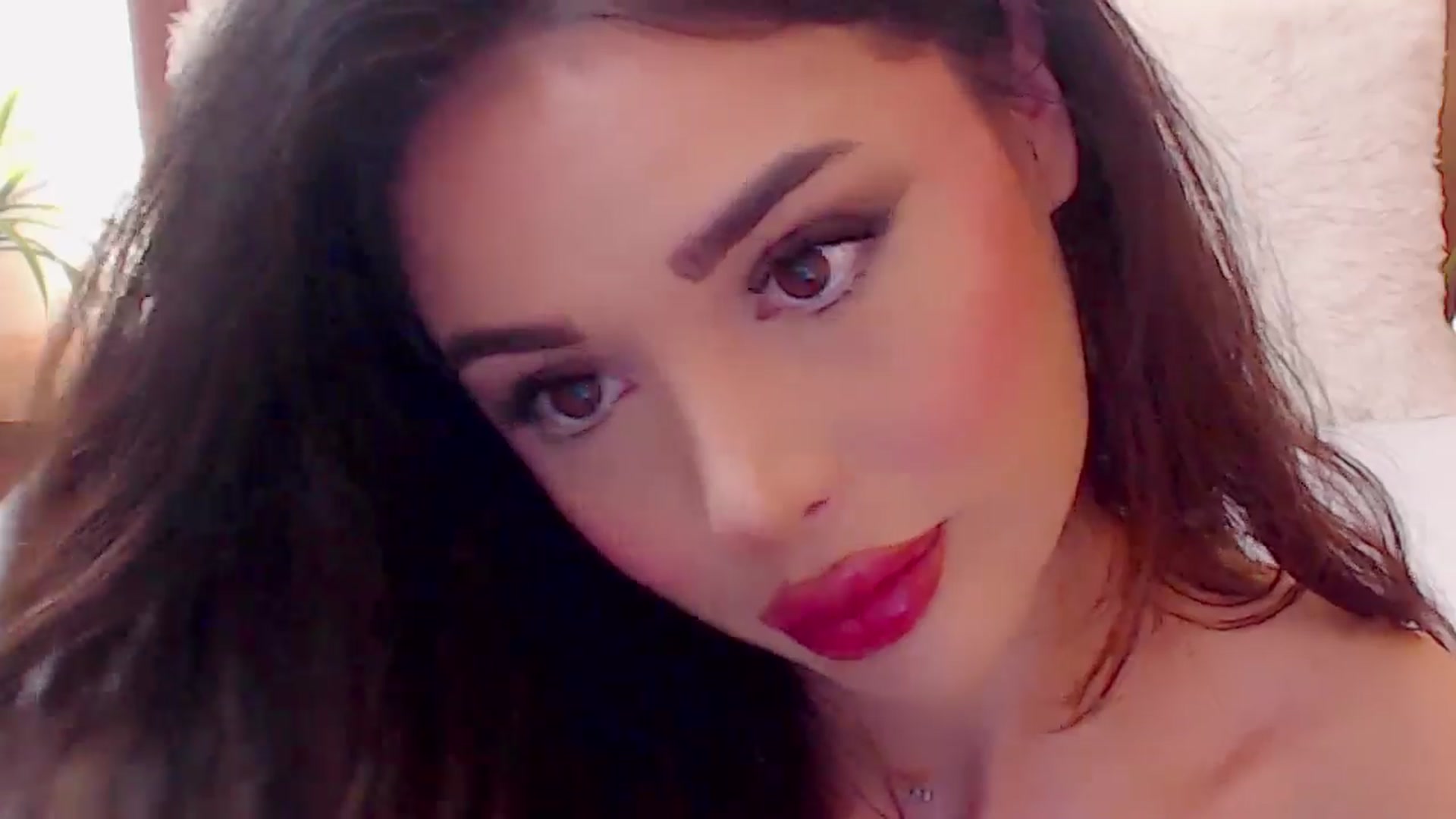 Gallery image thumbnail from DestinyFox1's myfreecams stream on, 05/19/2024, 04:48 image 7 of 20