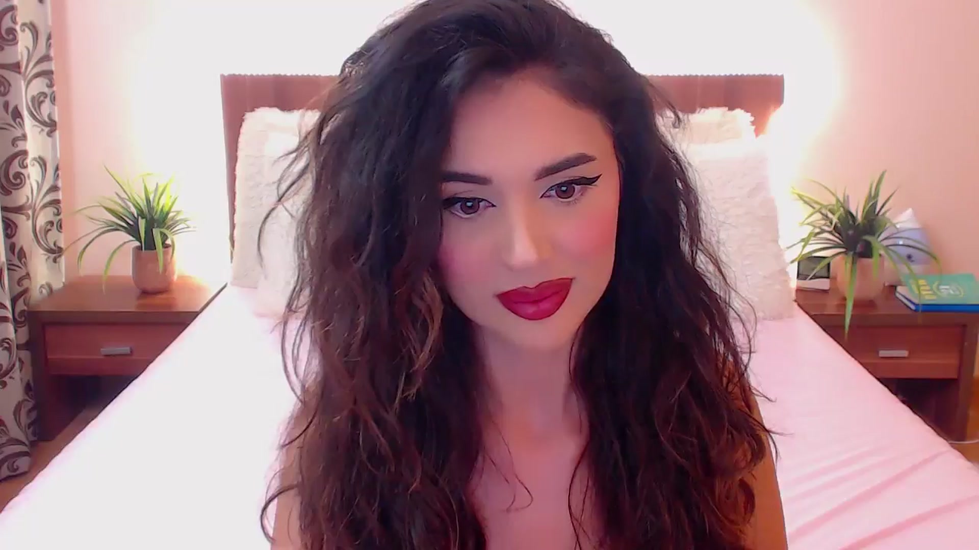 Gallery image thumbnail from DestinyFox1's myfreecams stream on, 06/07/2024, 12:19 image 3 of 20