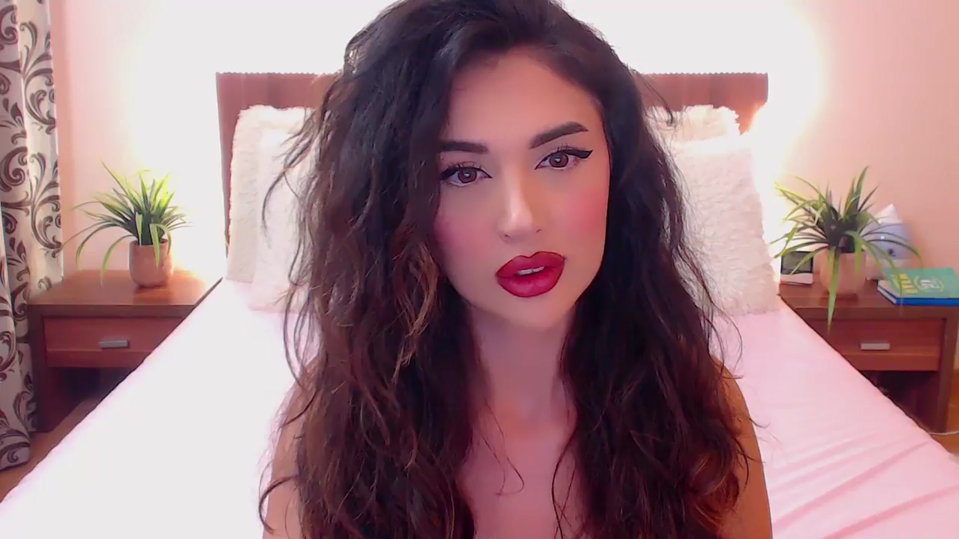 Gallery image thumbnail from DestinyFox1's myfreecams stream on, 06/07/2024, 12:19 image 4 of 20