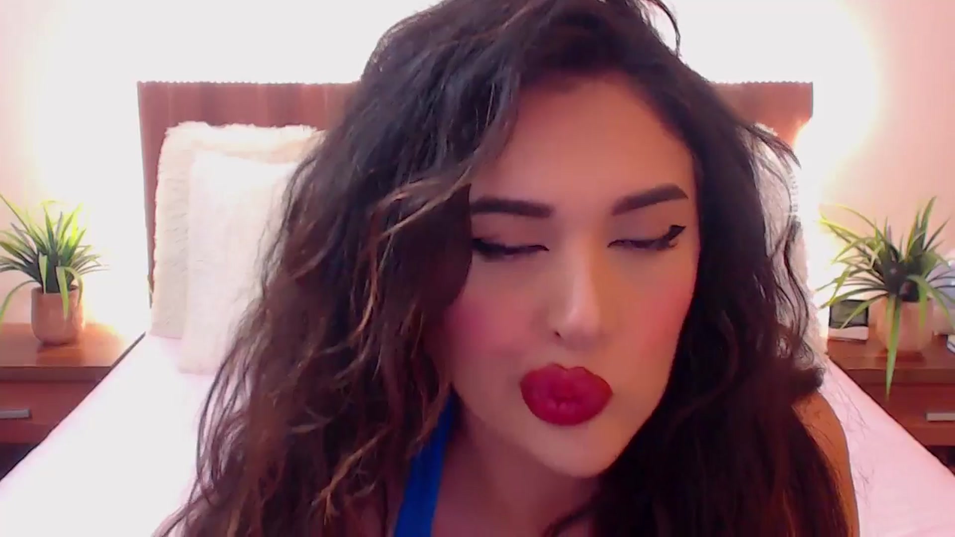 Gallery image thumbnail from DestinyFox1's myfreecams stream on, 06/07/2024, 12:19 image 9 of 20