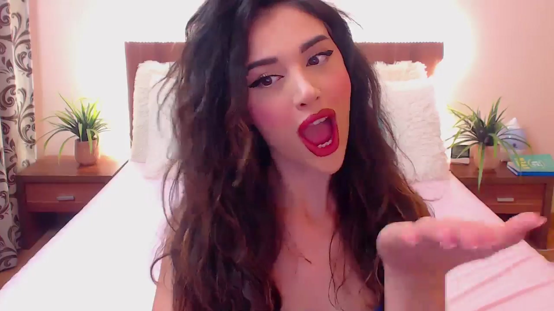 Gallery image thumbnail from DestinyFox1's myfreecams stream on, 06/07/2024, 12:19 image 6 of 20