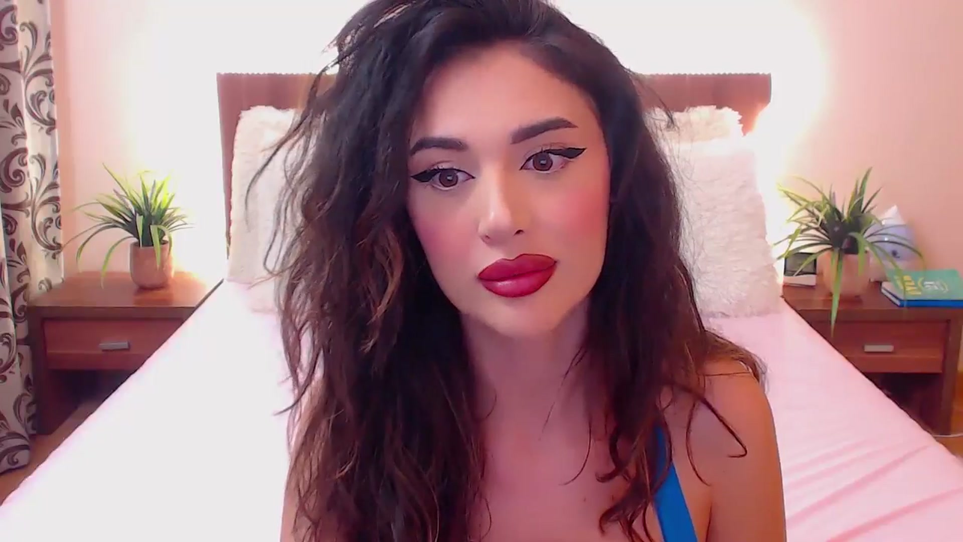Gallery image thumbnail from DestinyFox1's myfreecams stream on, 06/07/2024, 12:19 image 2 of 20