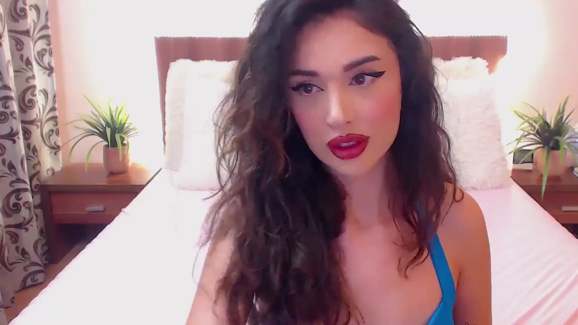 Gallery image thumbnail from DestinyFox1's myfreecams stream on, 06/07/2024, 12:43 image 4 of 20