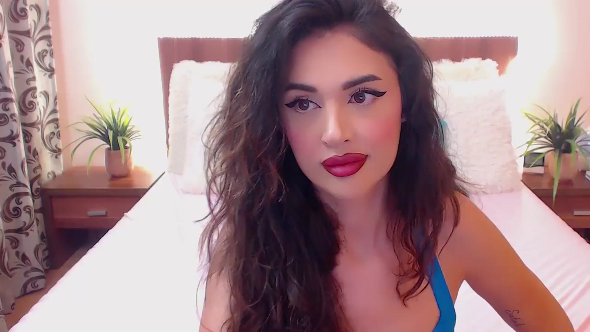 Gallery image thumbnail from DestinyFox1's myfreecams stream on, 06/07/2024, 12:43 image 3 of 20