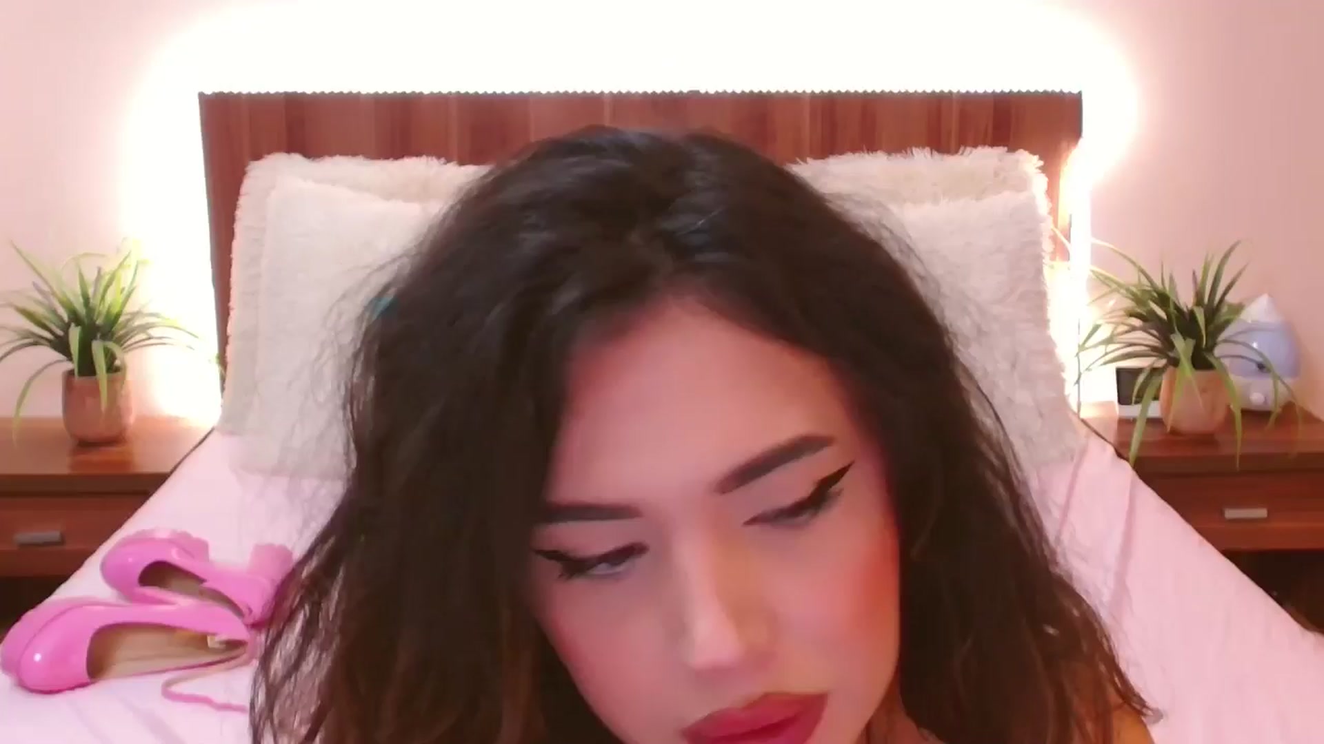 Gallery image thumbnail from DestinyFox1's myfreecams stream on, 06/08/2024, 08:04 image 1 of 20