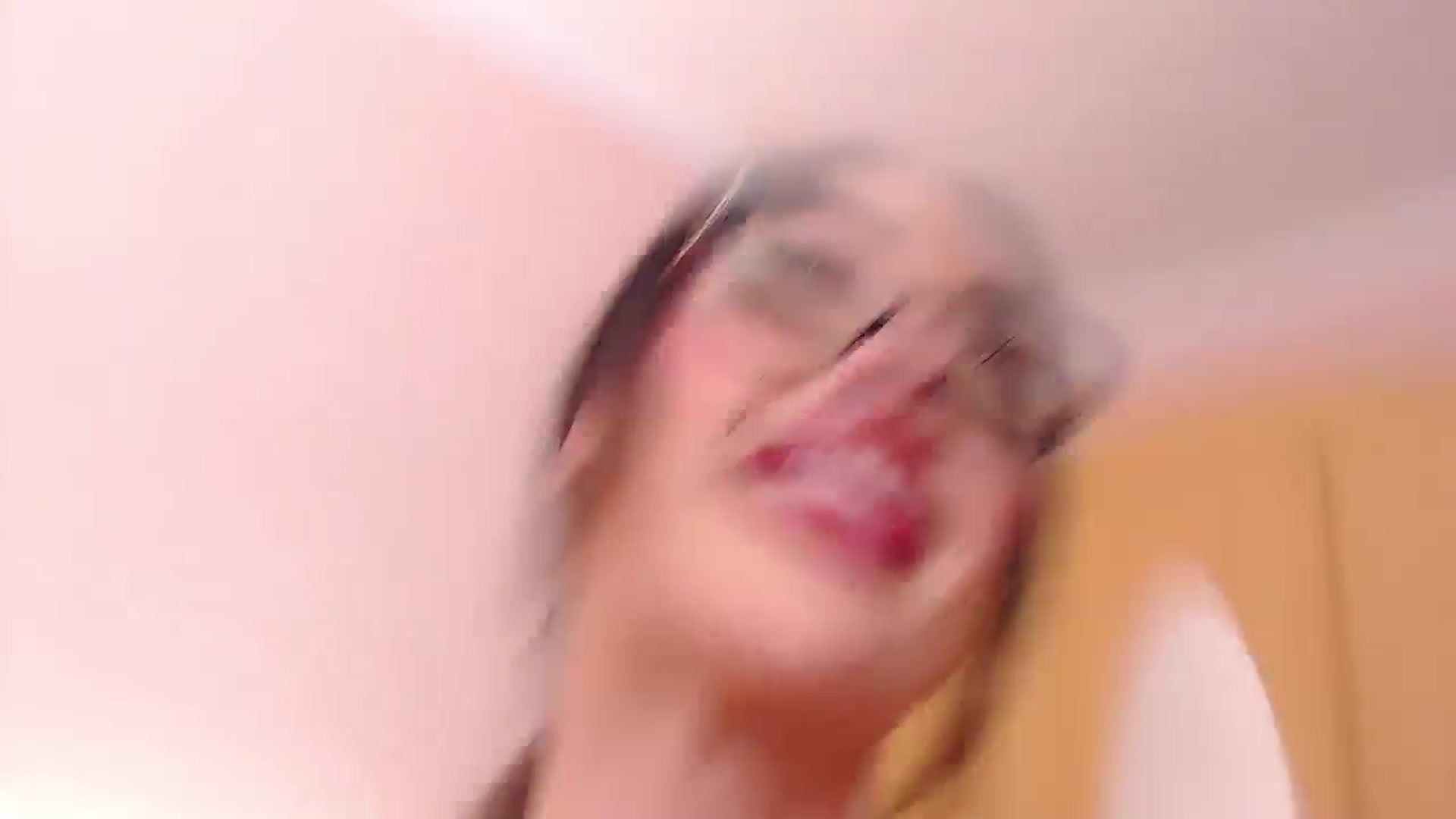 Gallery image thumbnail from DestinyFox1's myfreecams stream on, 06/15/2024, 09:38 image 4 of 20
