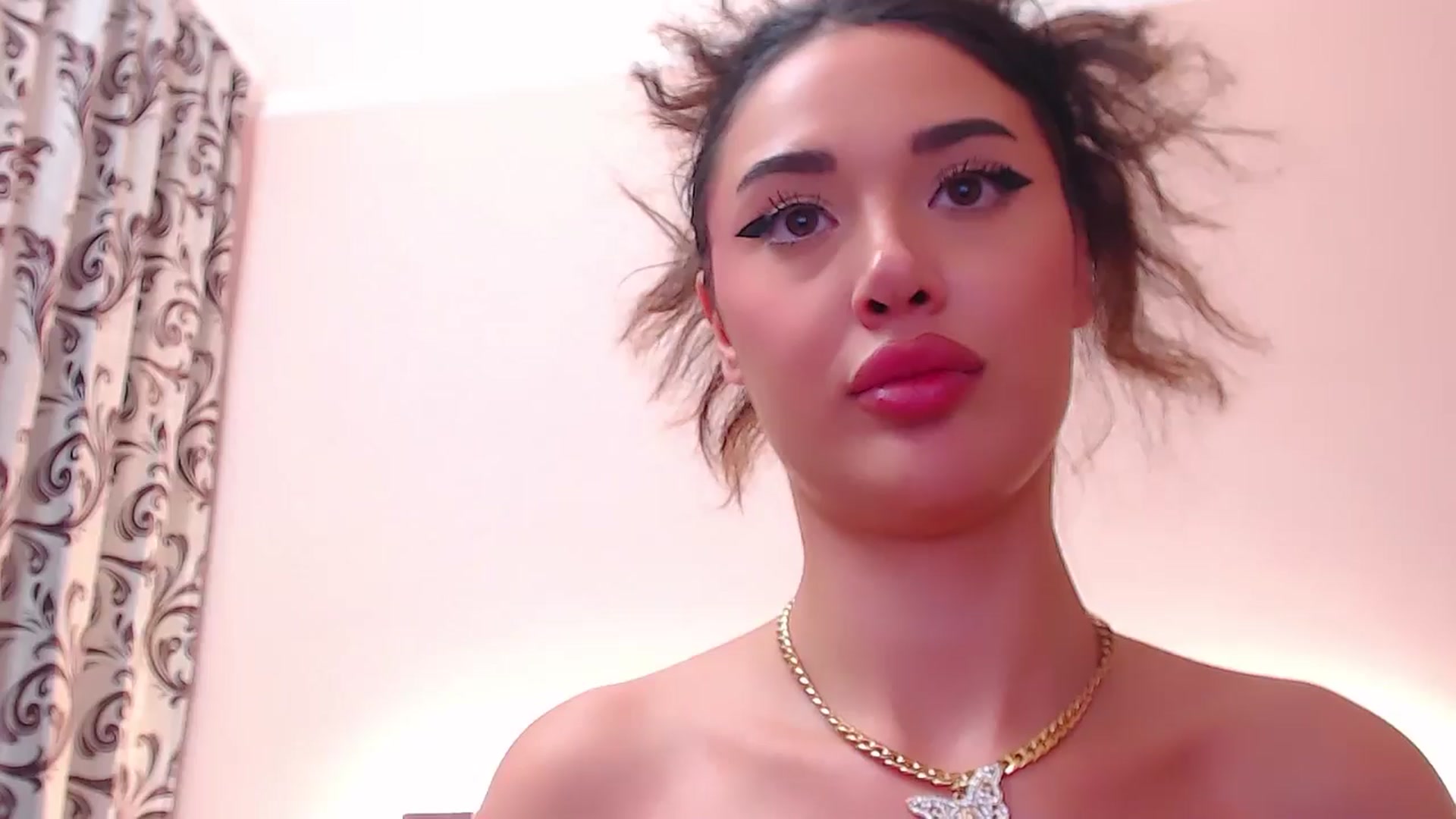 Gallery image thumbnail from DestinyFox1's myfreecams stream on, 06/15/2024, 11:27 image 13 of 20