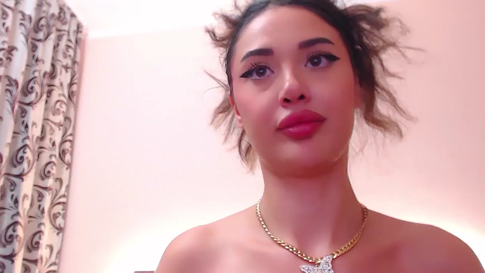Gallery image thumbnail from DestinyFox1's myfreecams stream on, 06/15/2024, 11:27 image 14 of 20