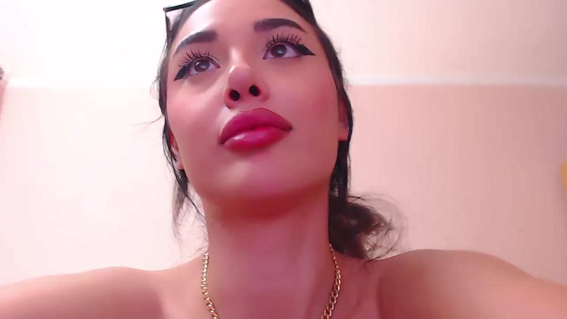 Gallery image thumbnail from DestinyFox1's myfreecams stream on, 06/15/2024, 11:27 image 4 of 20