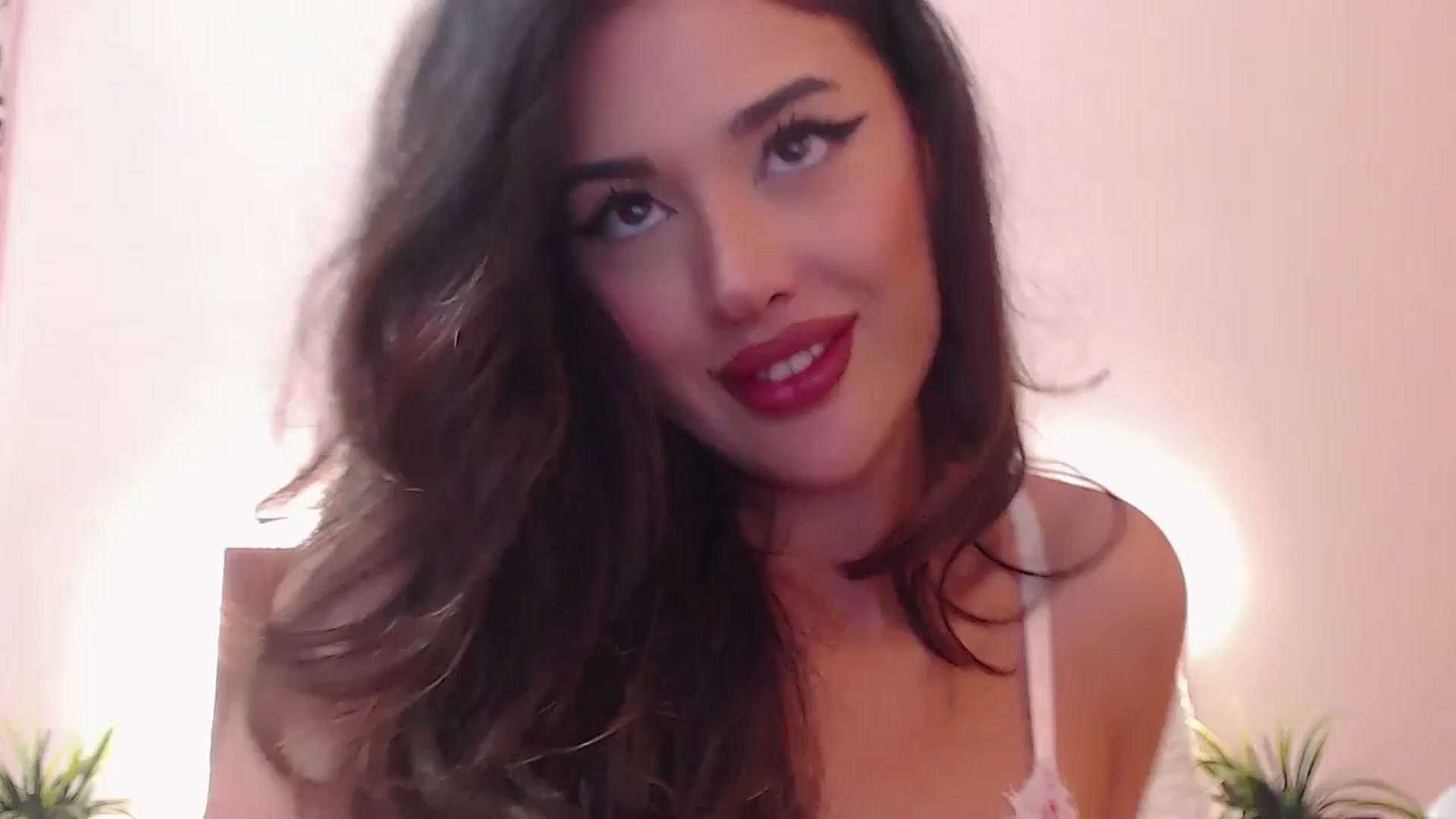 Gallery image thumbnail from DestinyFox1's myfreecams stream on, 06/19/2024, 08:08 image 18 of 20
