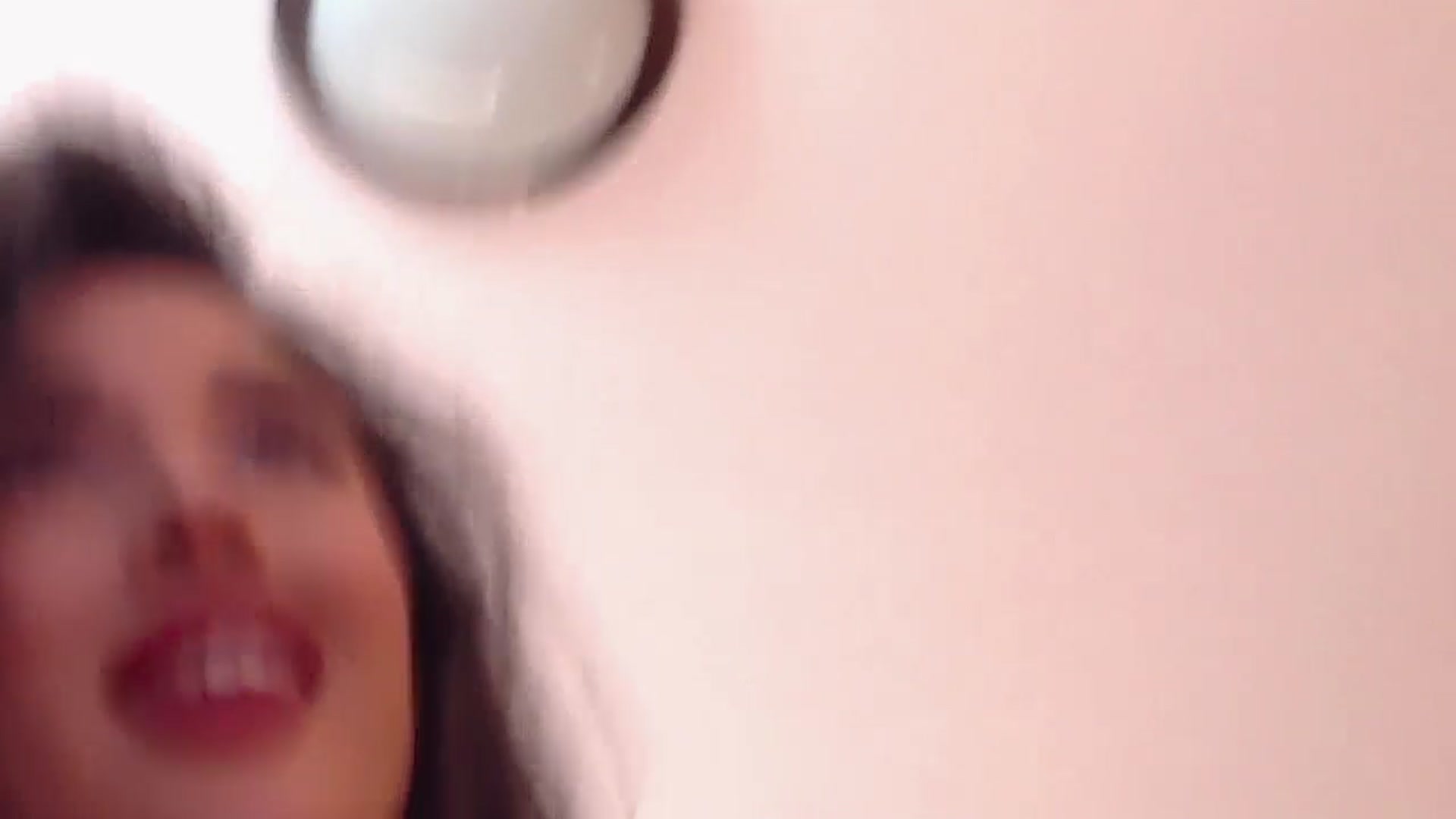 Gallery image thumbnail from DestinyFox1's myfreecams stream on, 06/23/2024, 13:43 image 12 of 20