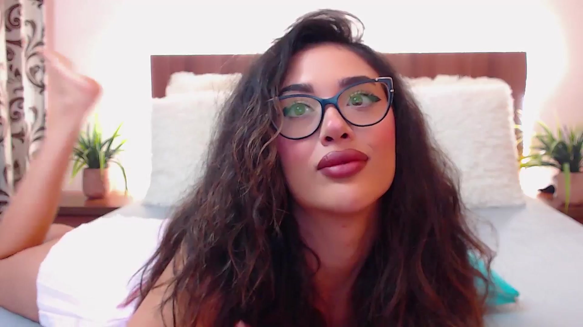 Gallery image thumbnail from DestinyFox1's myfreecams stream on, 06/27/2024, 12:29 image 15 of 20