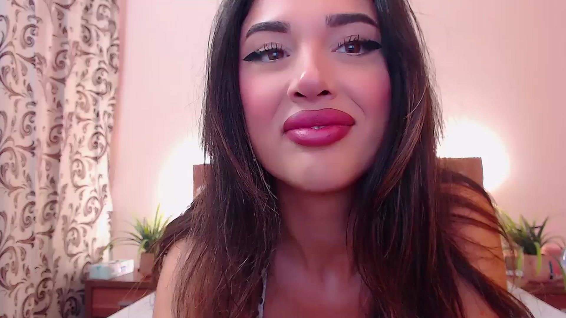 Gallery image thumbnail from DestinyFox1's myfreecams stream on, 07/10/2024, 05:54 image 7 of 20