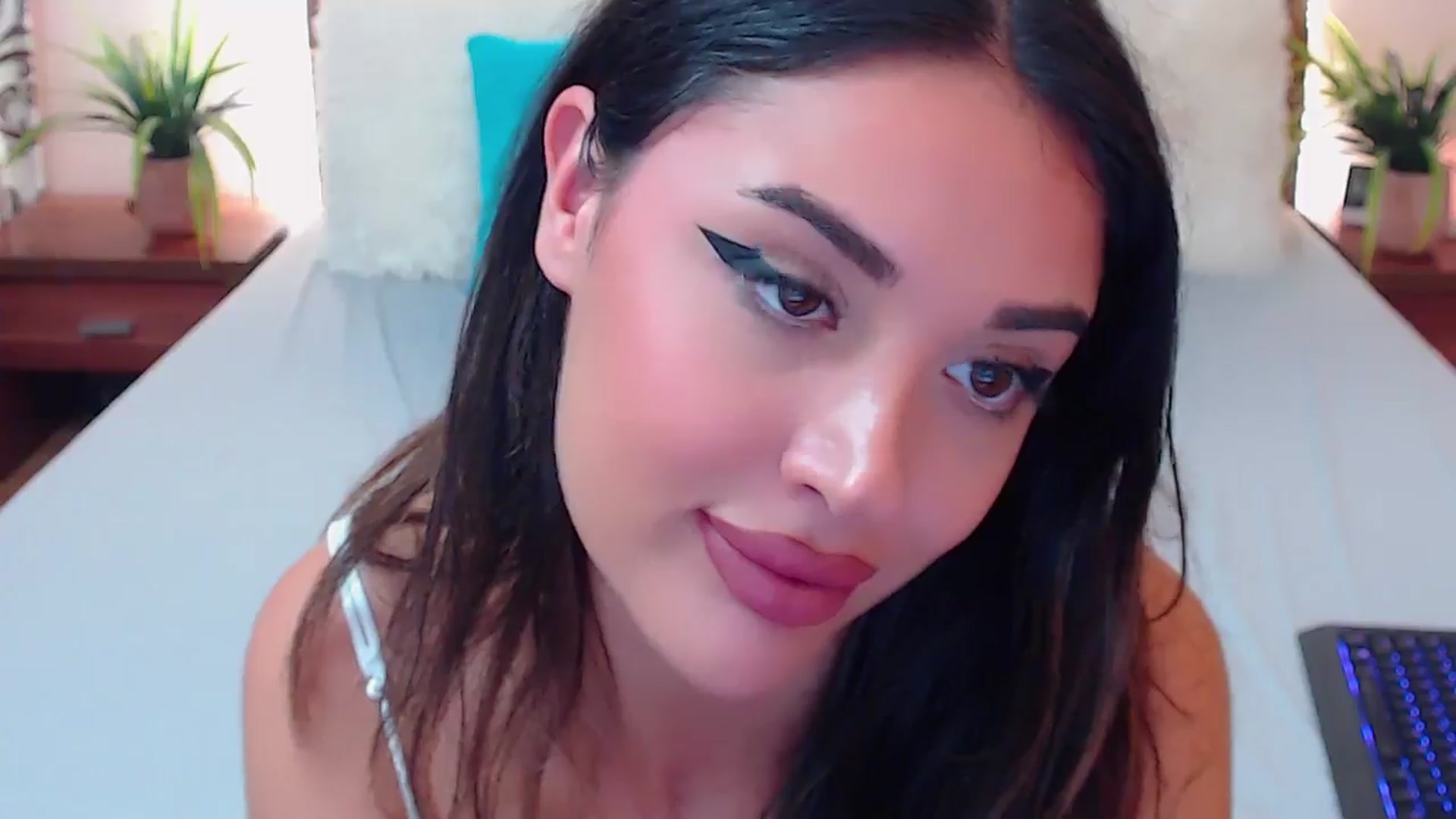 Gallery image thumbnail from DestinyFox1's myfreecams stream on, 07/10/2024, 14:21 image 19 of 20