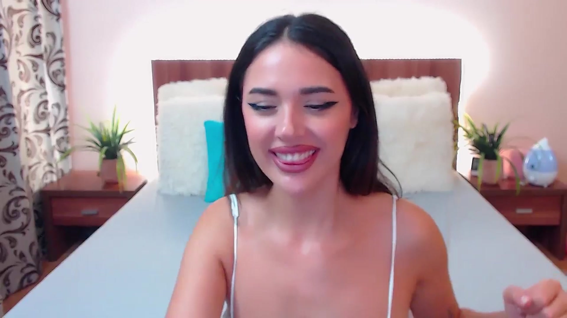 Gallery image thumbnail from DestinyFox1's myfreecams stream on, 07/10/2024, 14:21 image 13 of 20