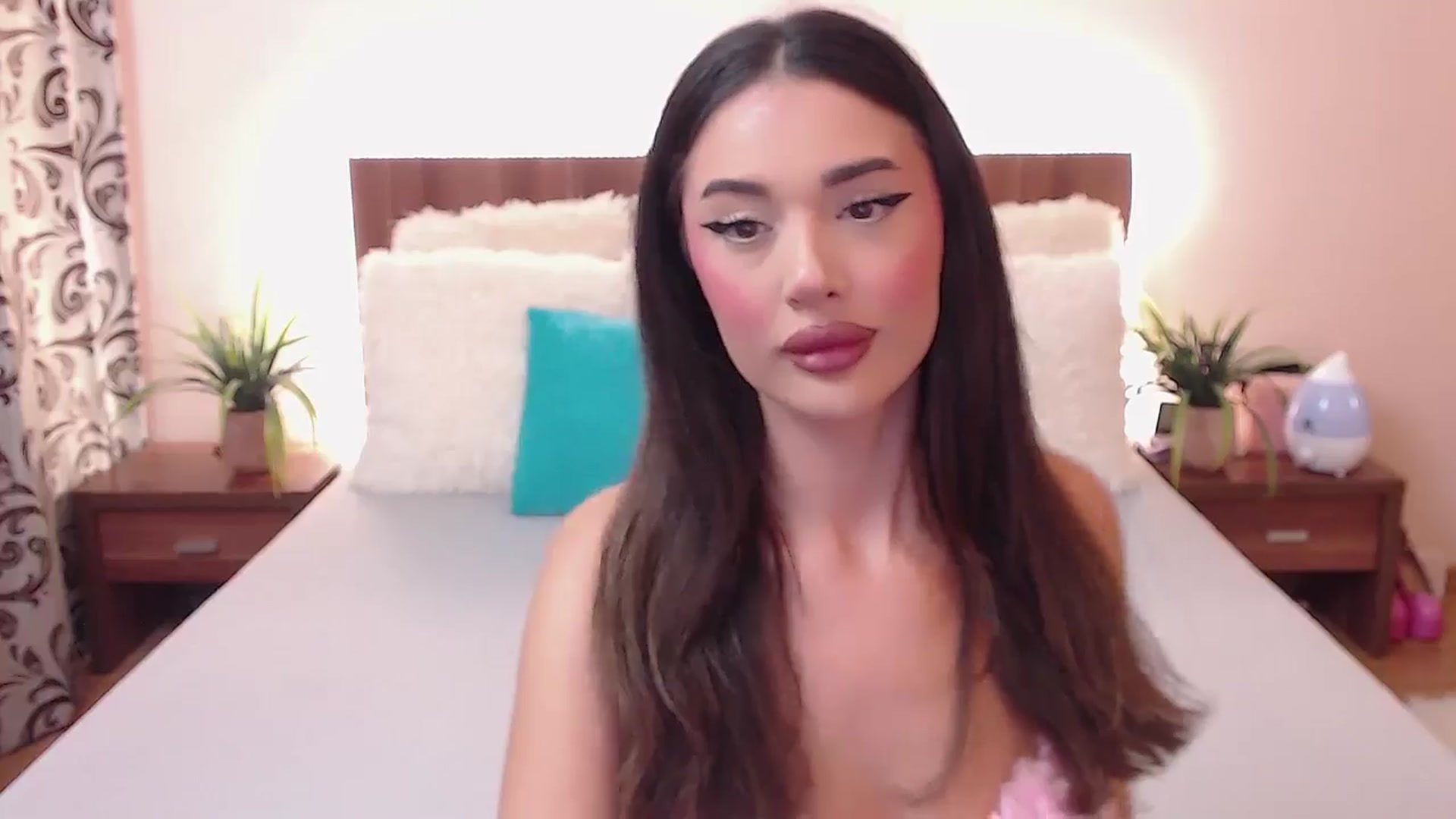 Gallery image thumbnail from DestinyFox1's myfreecams stream on, 07/11/2024, 05:33 image 6 of 20