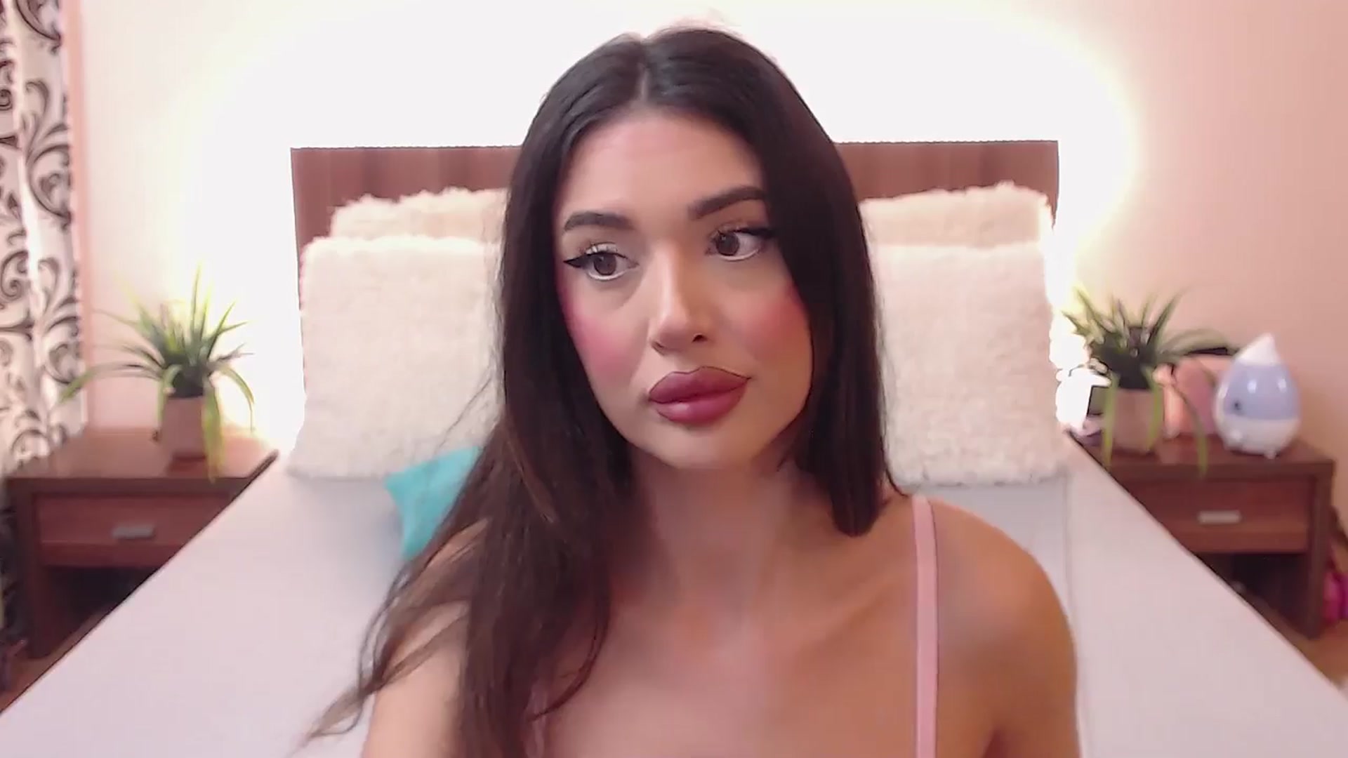 Gallery image thumbnail from DestinyFox1's myfreecams stream on, 07/11/2024, 06:13 image 17 of 20