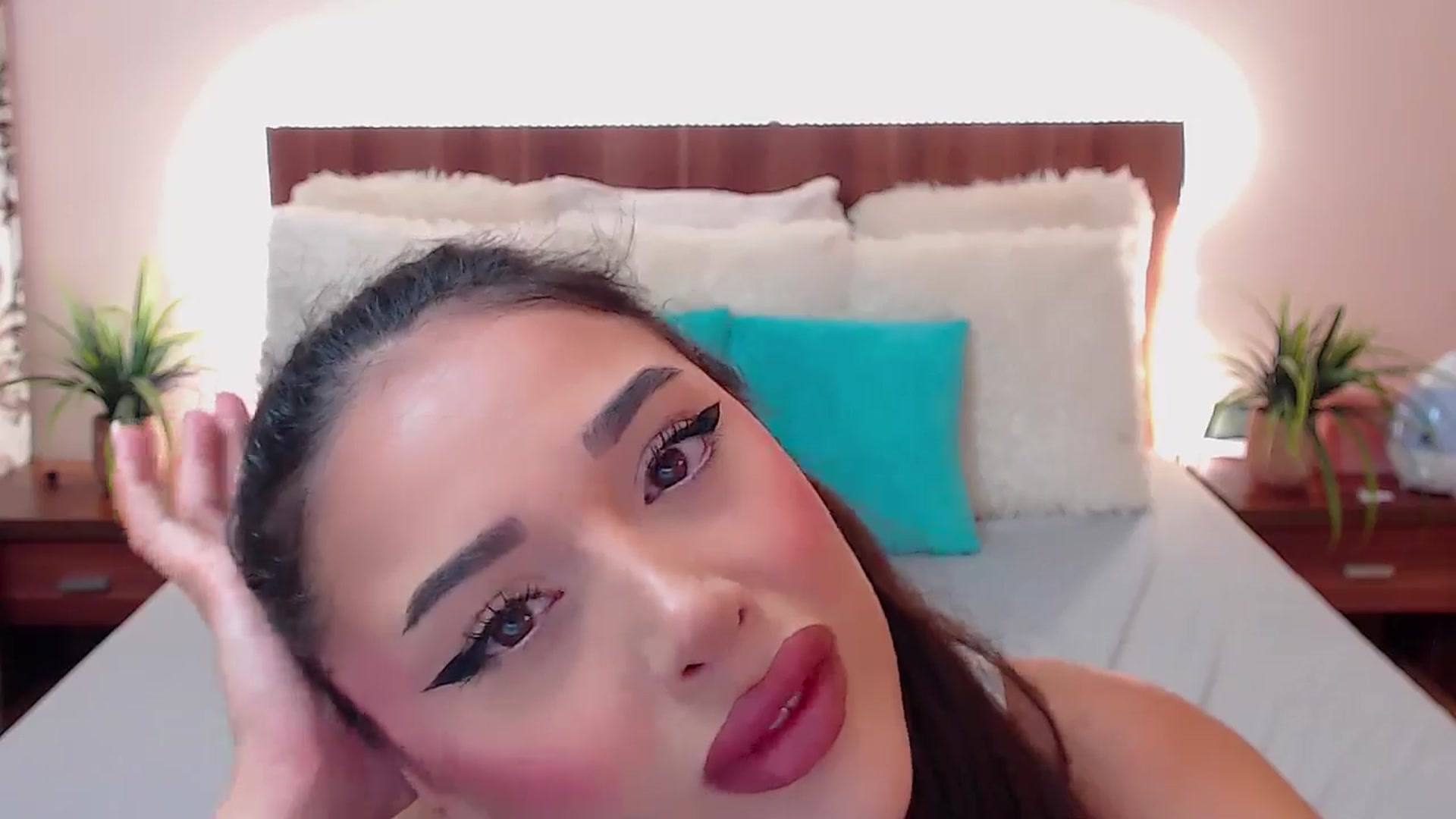 Gallery image thumbnail from DestinyFox1's myfreecams stream on, 07/17/2024, 06:00 image 2 of 20