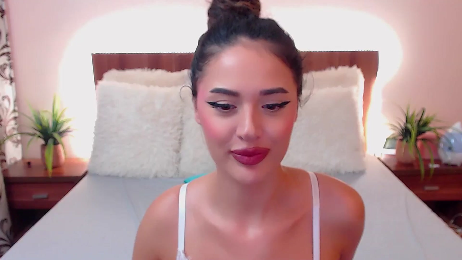 Gallery image thumbnail from DestinyFox1's myfreecams stream on, 07/17/2024, 11:07 image 18 of 20