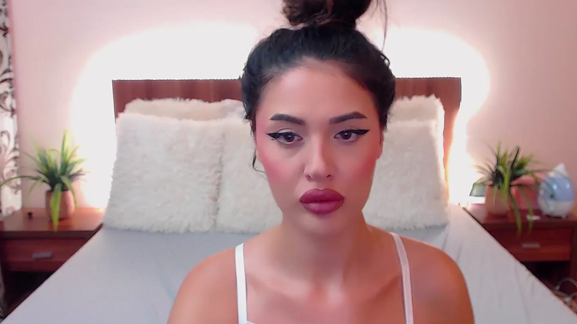 Gallery image thumbnail from DestinyFox1's myfreecams stream on, 07/17/2024, 11:07 image 3 of 20