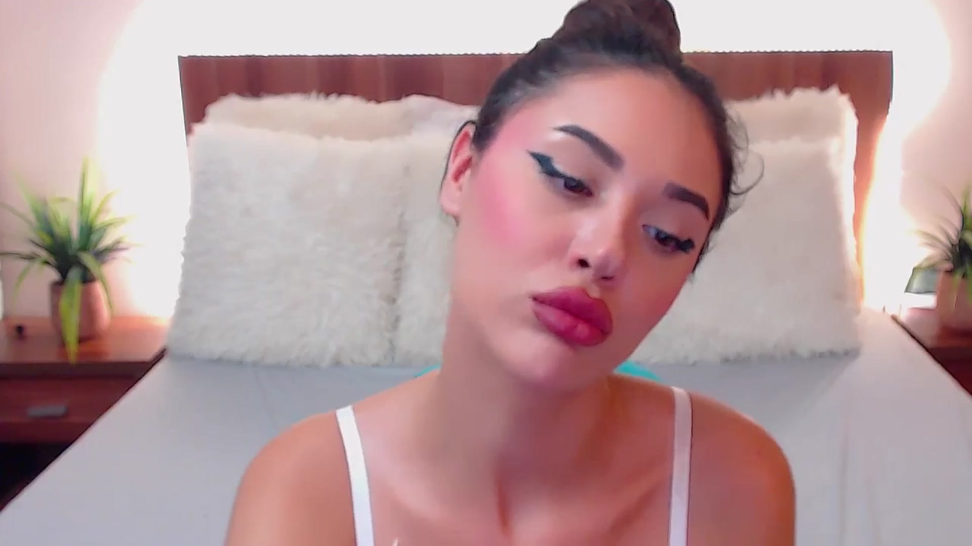 Gallery image thumbnail from DestinyFox1's myfreecams stream on, 07/17/2024, 11:41 image 19 of 20