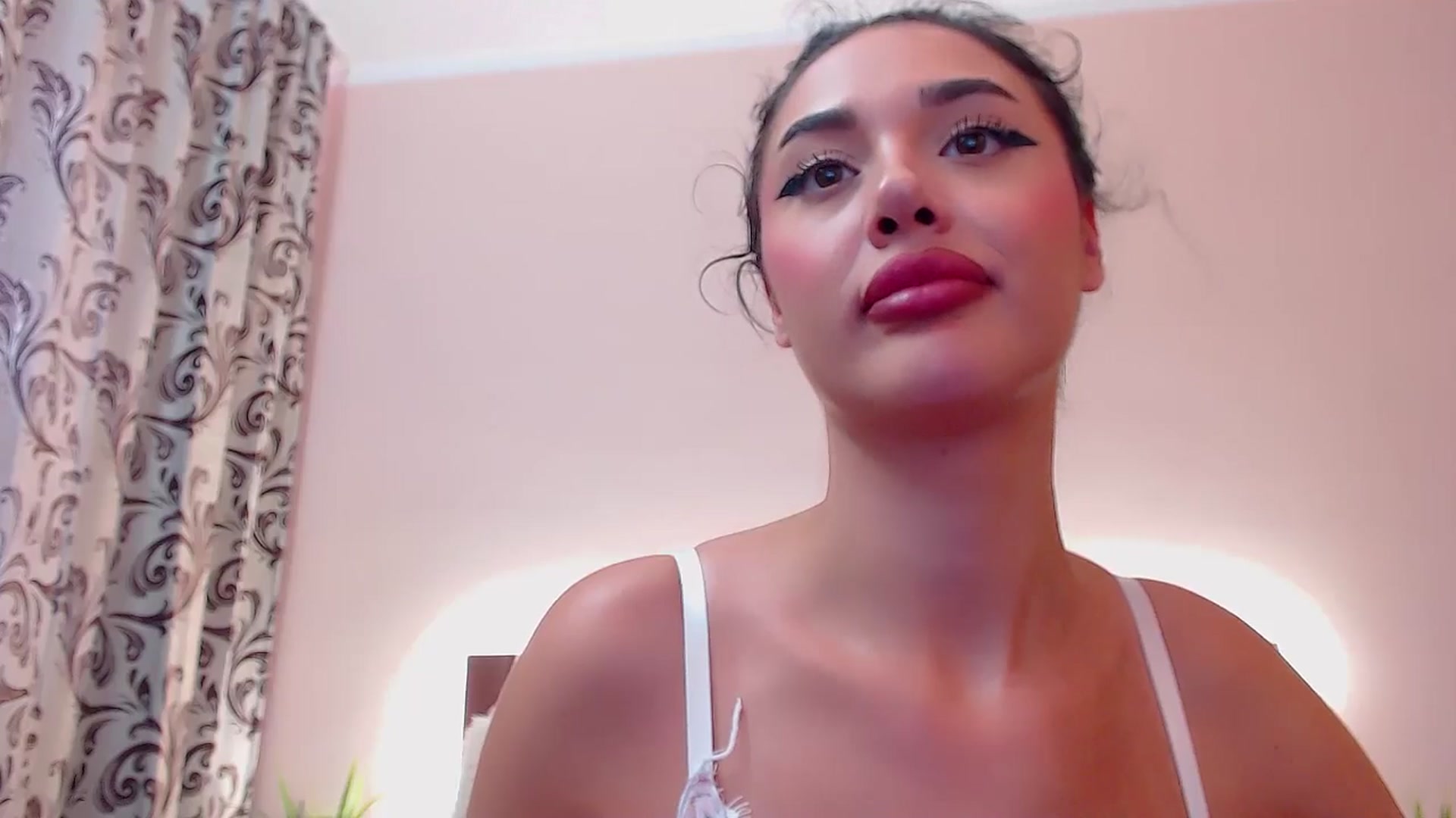 Gallery image thumbnail from DestinyFox1's myfreecams stream on, 07/17/2024, 11:41 image 12 of 20