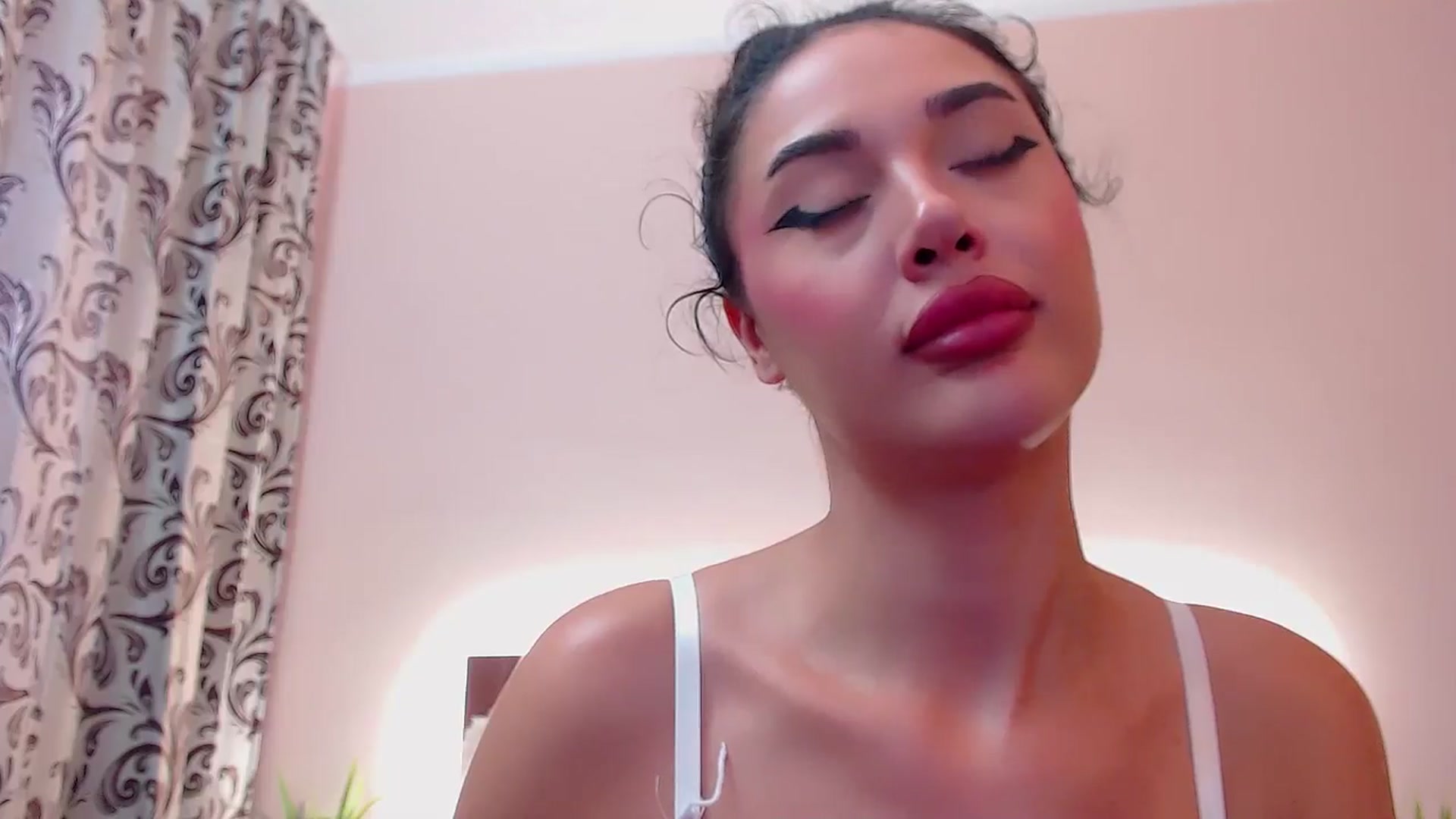 Gallery image thumbnail from DestinyFox1's myfreecams stream on, 07/17/2024, 11:41 image 9 of 20