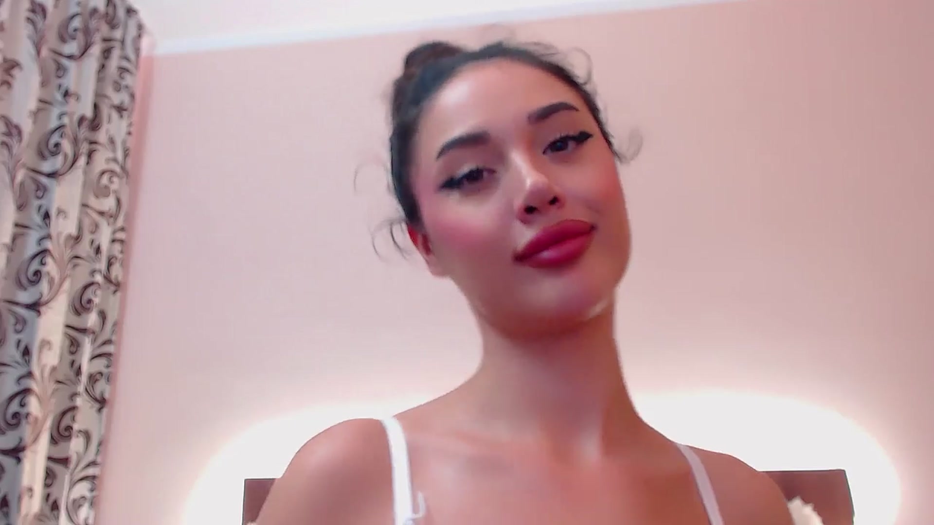 Gallery image thumbnail from DestinyFox1's myfreecams stream on, 07/17/2024, 11:41 image 4 of 20