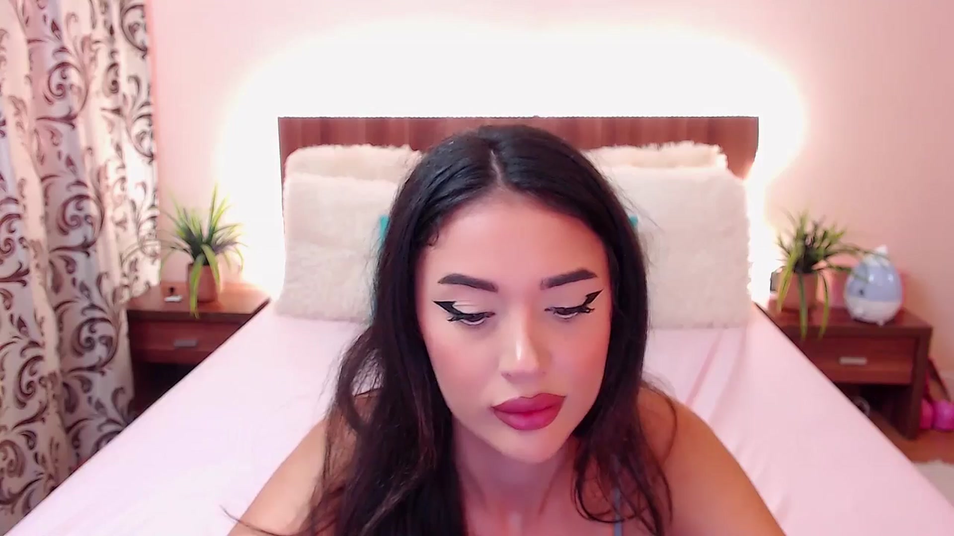 Gallery image thumbnail from DestinyFox1's myfreecams stream on, 07/21/2024, 06:19 image 20 of 20