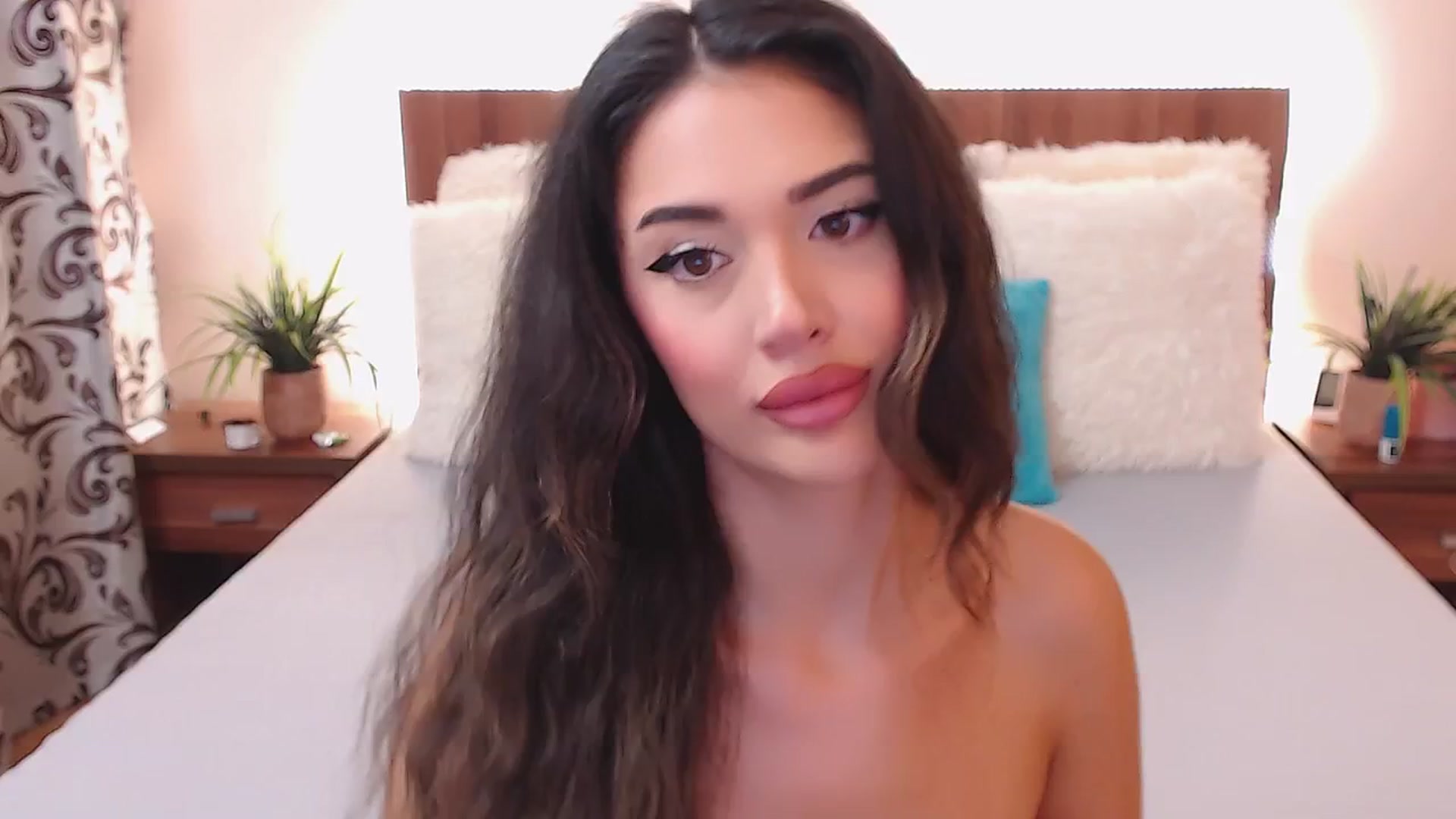 Gallery image thumbnail from DestinyFox1's myfreecams stream on, 07/27/2024, 13:53 image 5 of 20
