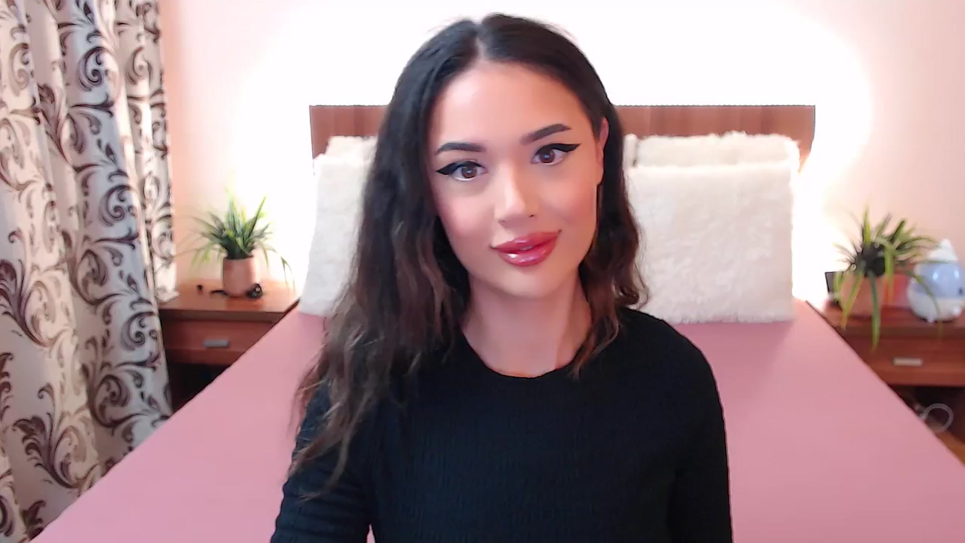 Gallery image thumbnail from DestinyFox1's myfreecams stream on, 08/07/2024, 04:48 image 7 of 20