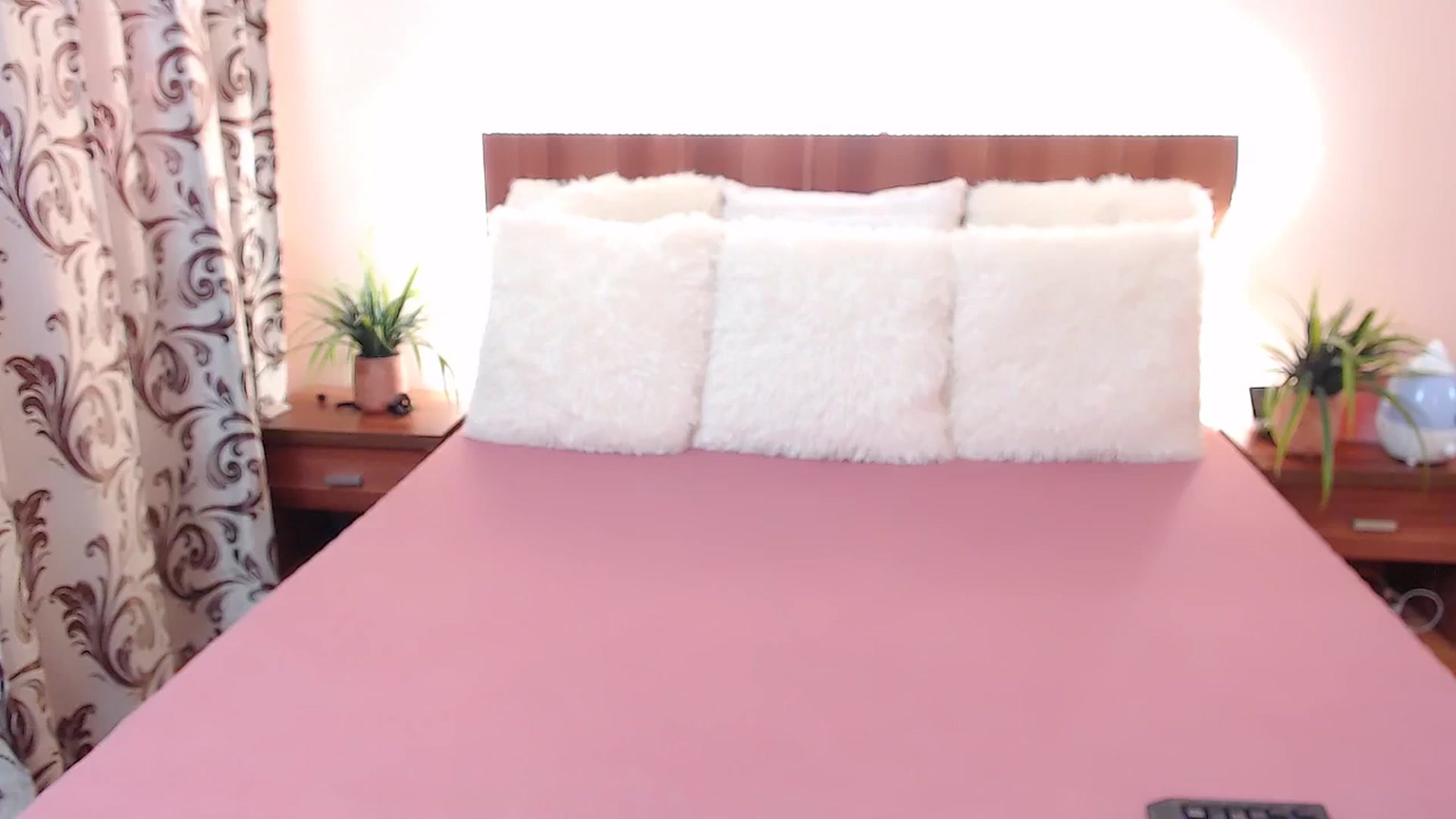 Gallery image thumbnail from DestinyFox1's myfreecams stream on, 08/07/2024, 05:18 image 20 of 20