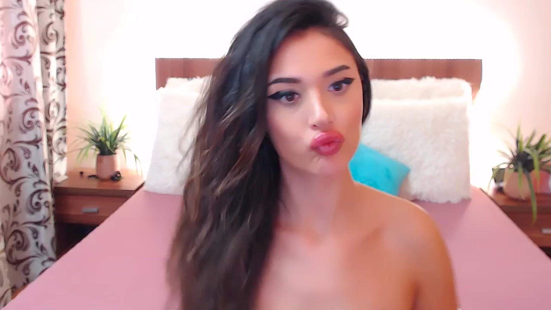 Gallery image thumbnail from DestinyFox1's myfreecams stream on, 08/07/2024, 08:35 image 9 of 20