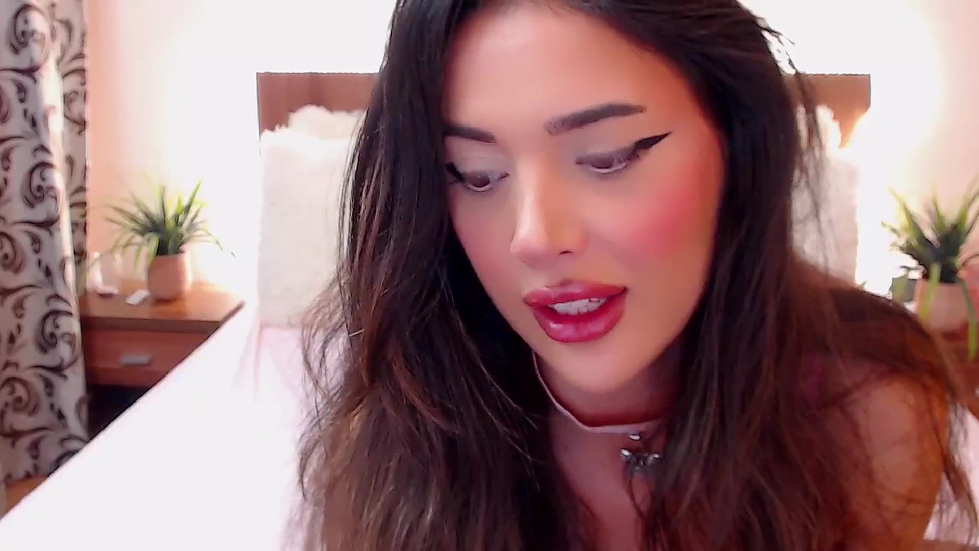 Gallery image thumbnail from DestinyFox1's myfreecams stream on, 08/10/2024, 04:56 image 9 of 20