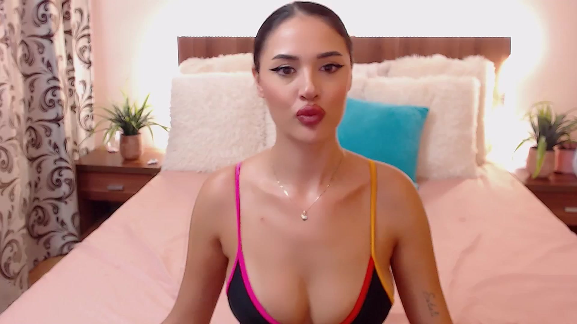 Gallery image thumbnail from DestinyFox1's myfreecams stream on, 08/15/2024, 11:51 image 10 of 20