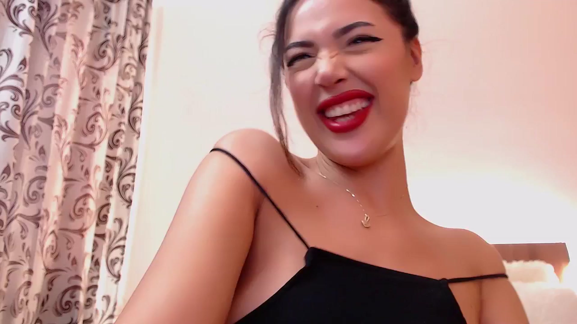 Gallery image thumbnail from DestinyFox1's myfreecams stream on, 08/16/2024, 05:59 image 19 of 20