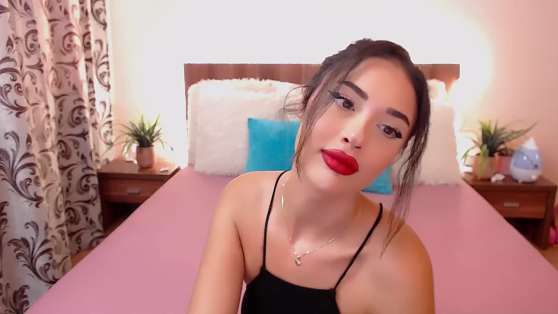 Gallery image thumbnail from DestinyFox1's myfreecams stream on, 08/16/2024, 05:59 image 4 of 20